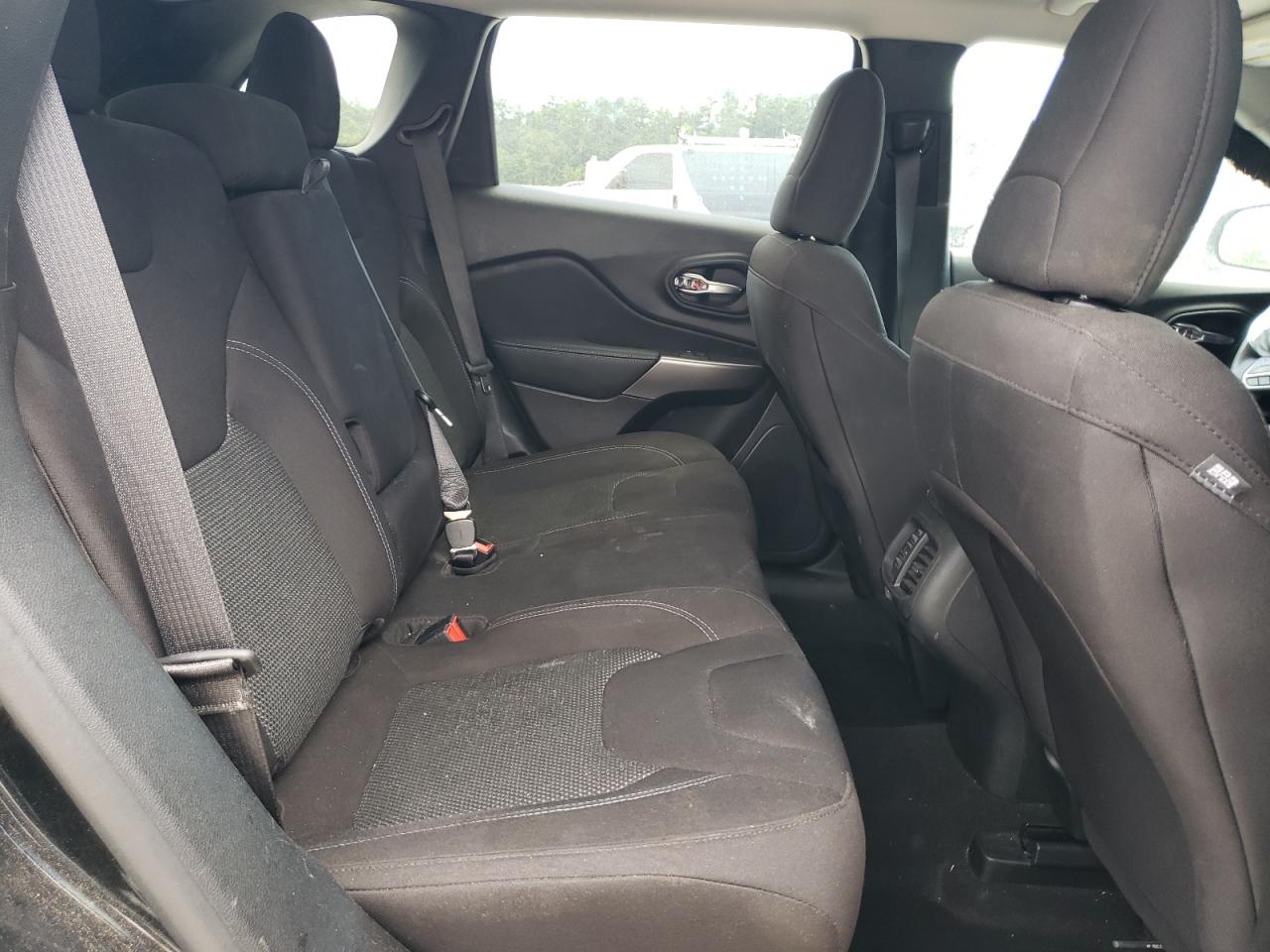 1C4PJLCB9MD199607 2021 Jeep Cherokee Latitude