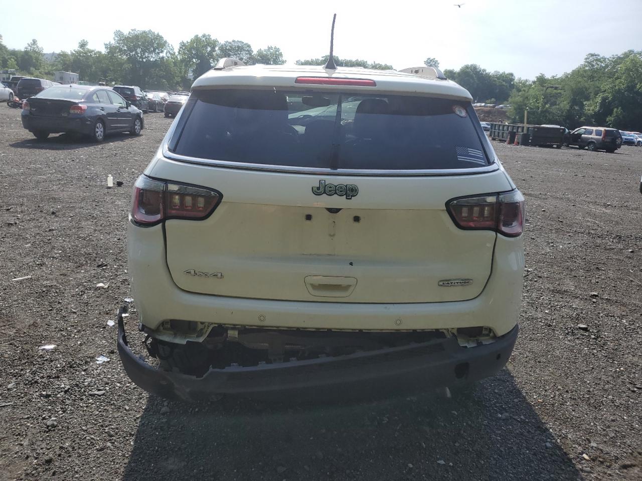 2018 Jeep Compass Latitude vin: 3C4NJDBBXJT481355