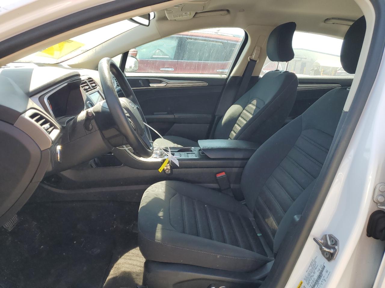 3FA6P0LU2KR200665 2019 Ford Fusion Se