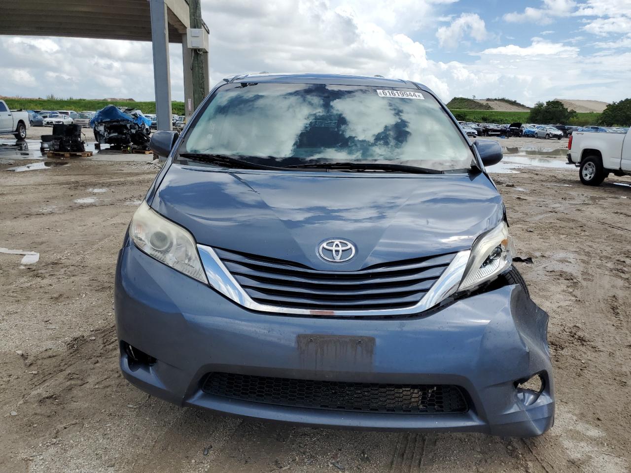 Lot #2879107954 2015 TOYOTA SIENNA LE