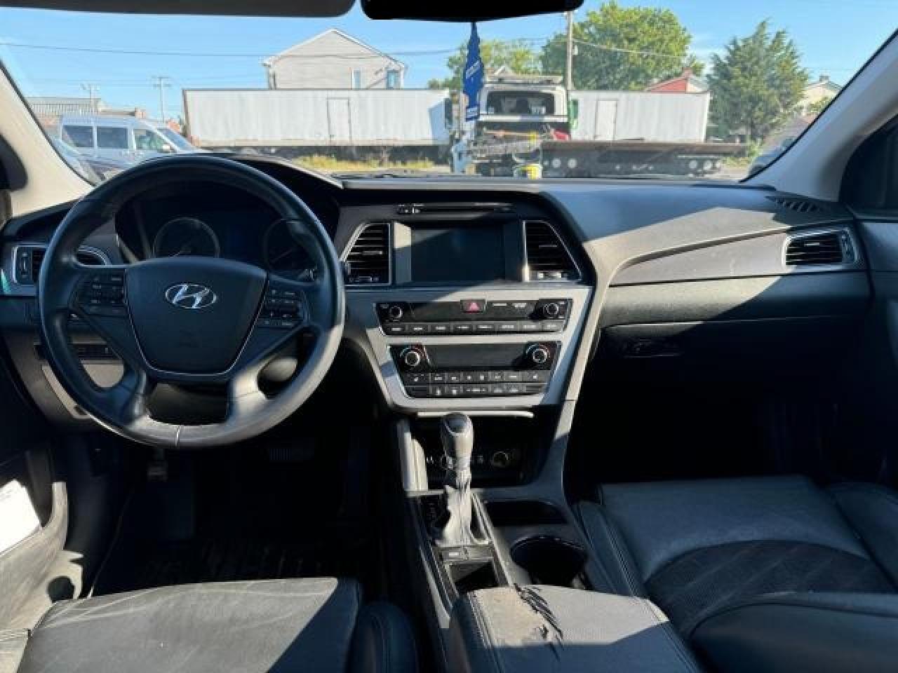 2016 Hyundai Sonata Sport vin: 5NPE34AF7GH337494