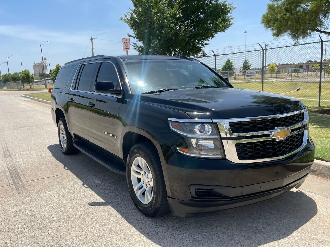 2016 Chevrolet Suburban C1500 Ls vin: 1GNSCGKC2GR166419