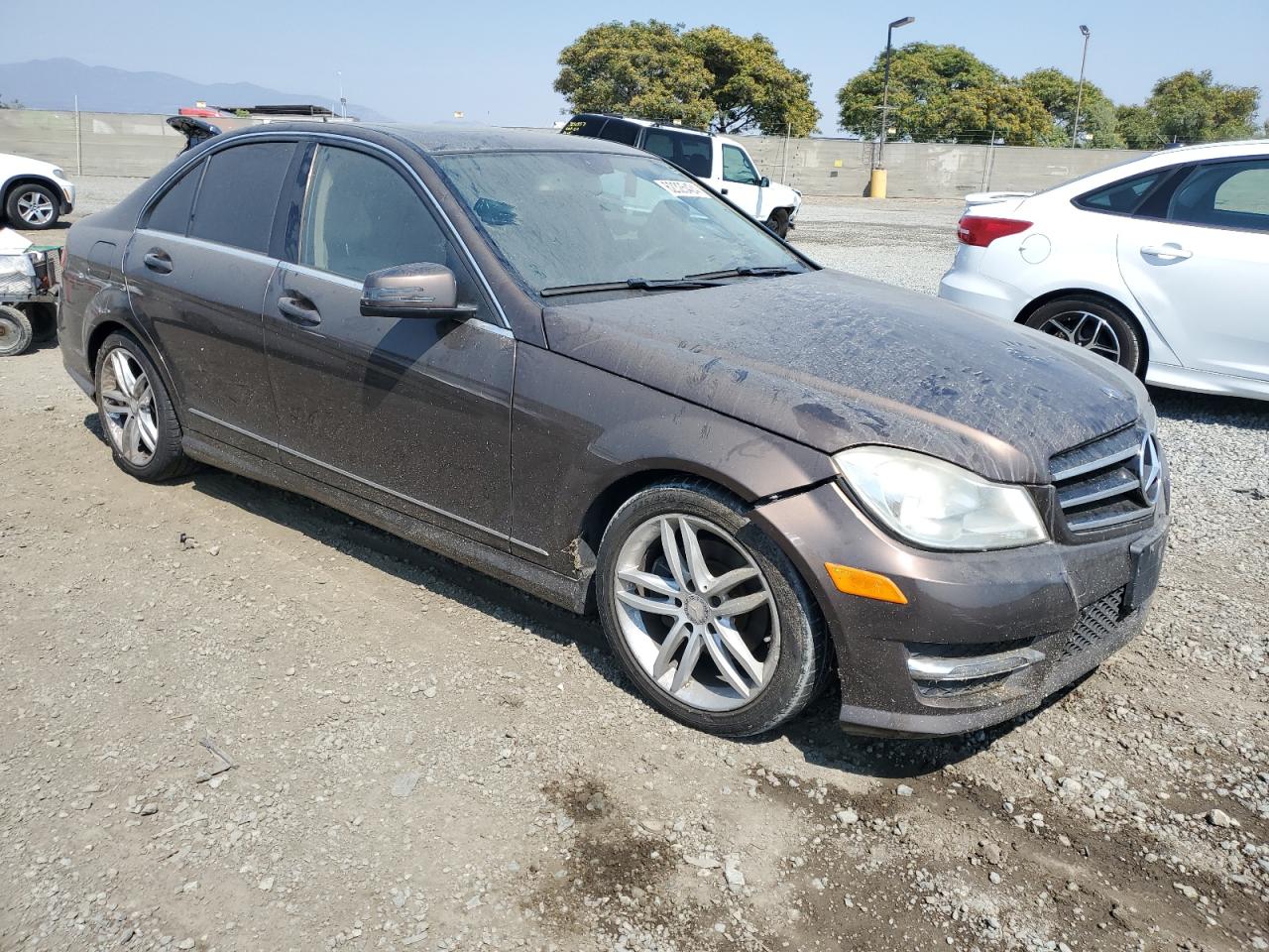 2014 Mercedes-Benz C 250 vin: WDDGF4HB0EA901077