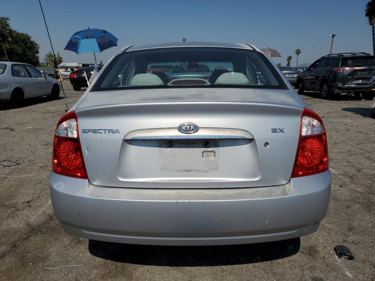 KNAFE122745054675 2004 Kia Spectra Lx