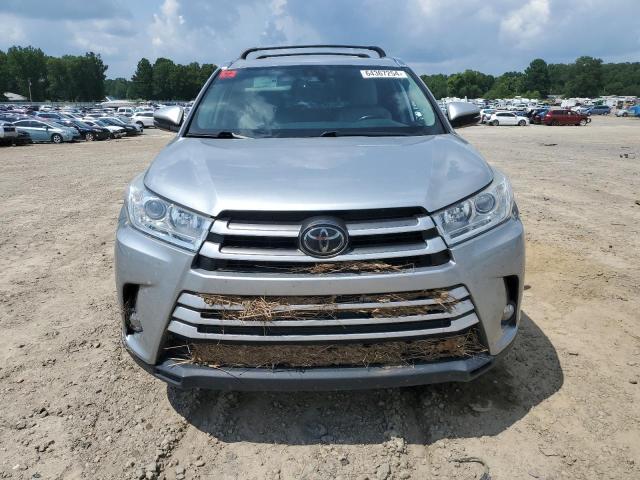 VIN 5TDJZRFH8KS952711 2019 Toyota Highlander, SE no.5