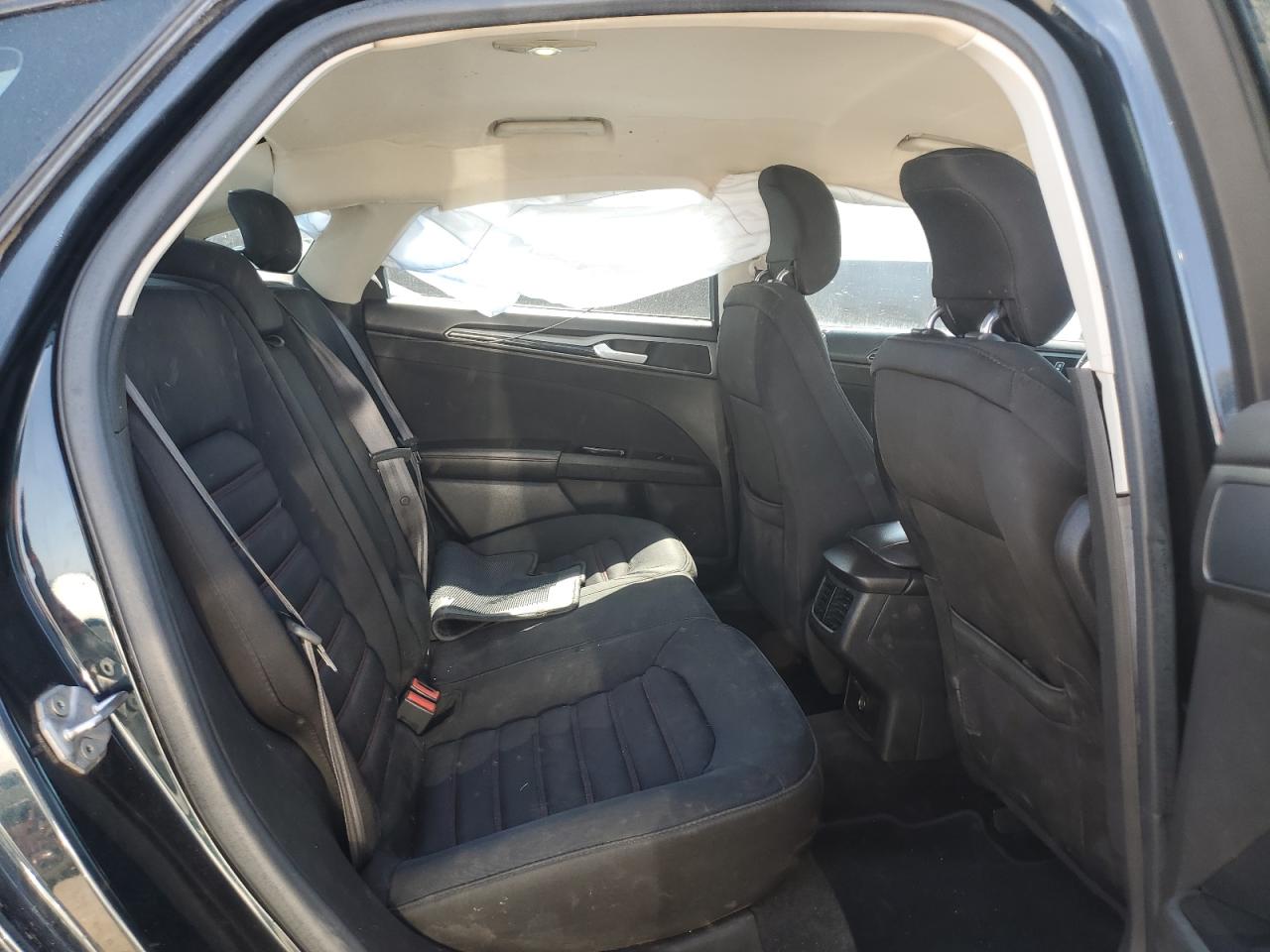 3FA6P0HD2ER111935 2014 Ford Fusion Se