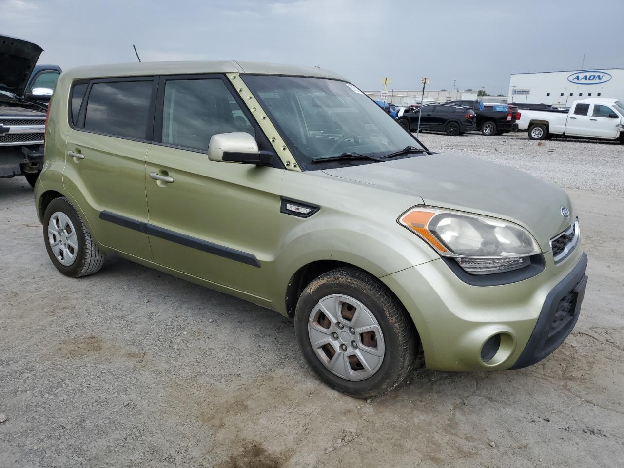 2012 Kia Soul vin: KNDJT2A57C7423378