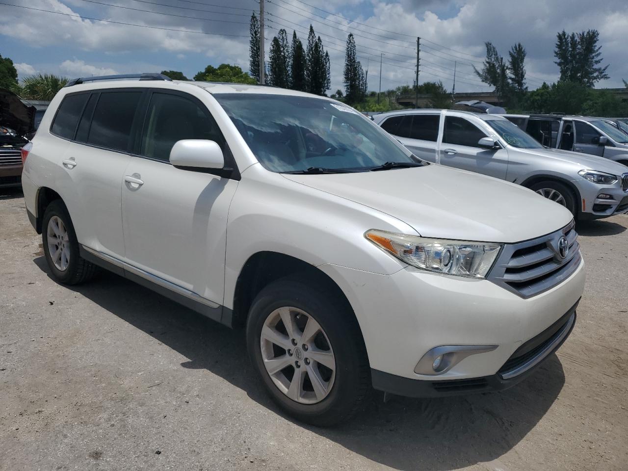 5TDZK3EH9DS107973 2013 Toyota Highlander Base