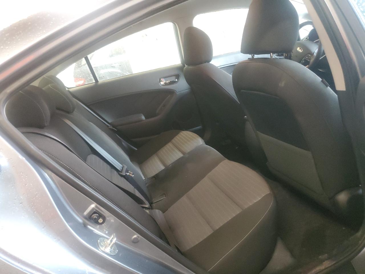 3KPFL4A79HE141561 2017 Kia Forte Lx