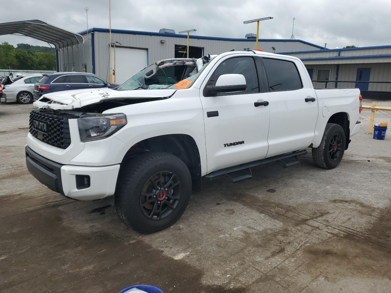 TOYOTA TUNDRA CREWMAX SR5