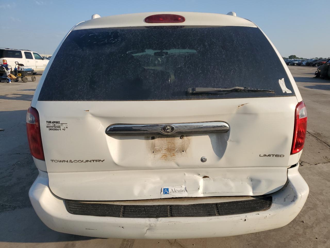 2C8GP64L52R772079 2002 Chrysler Town & Country Limited