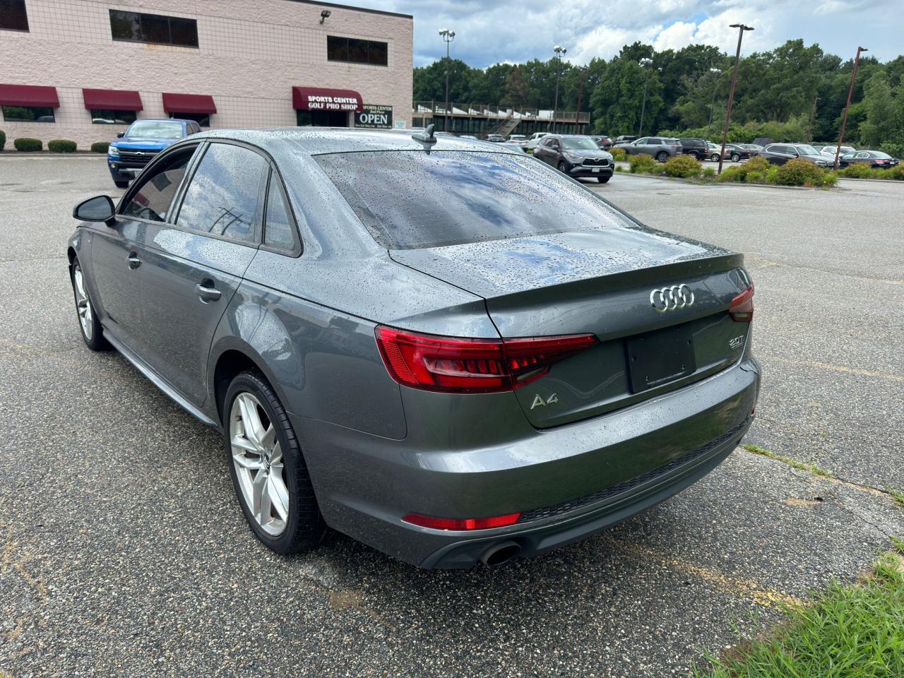 2017 Audi A4 Premium vin: WAUDNAF46HN049637