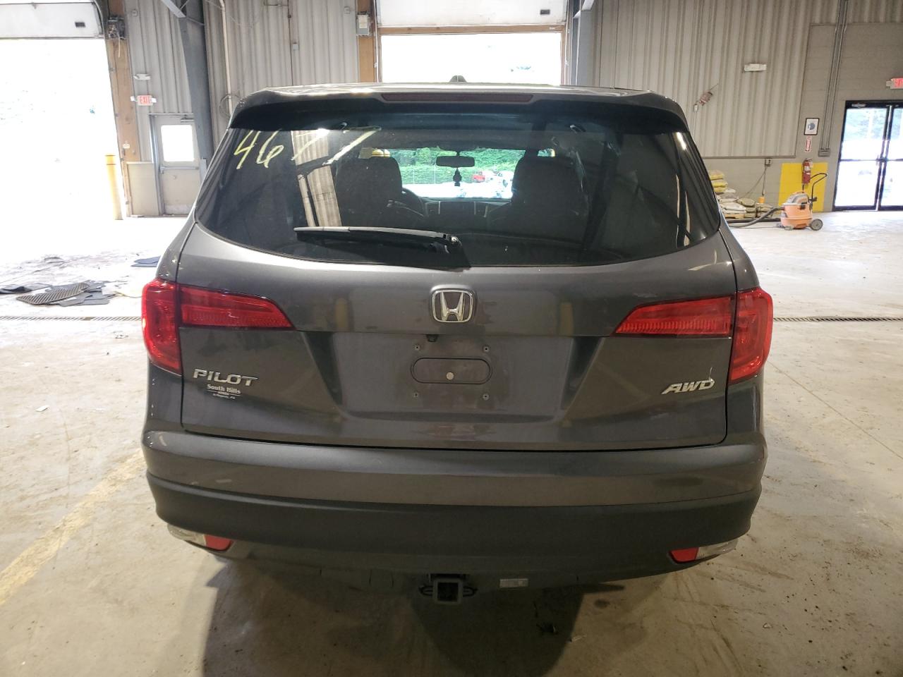 5FNYF6H57JB014677 2018 Honda Pilot Exl