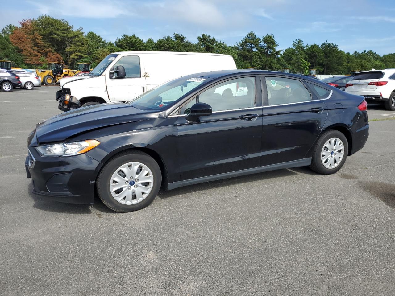 2020 Ford Fusion S vin: 3FA6P0G75LR158403