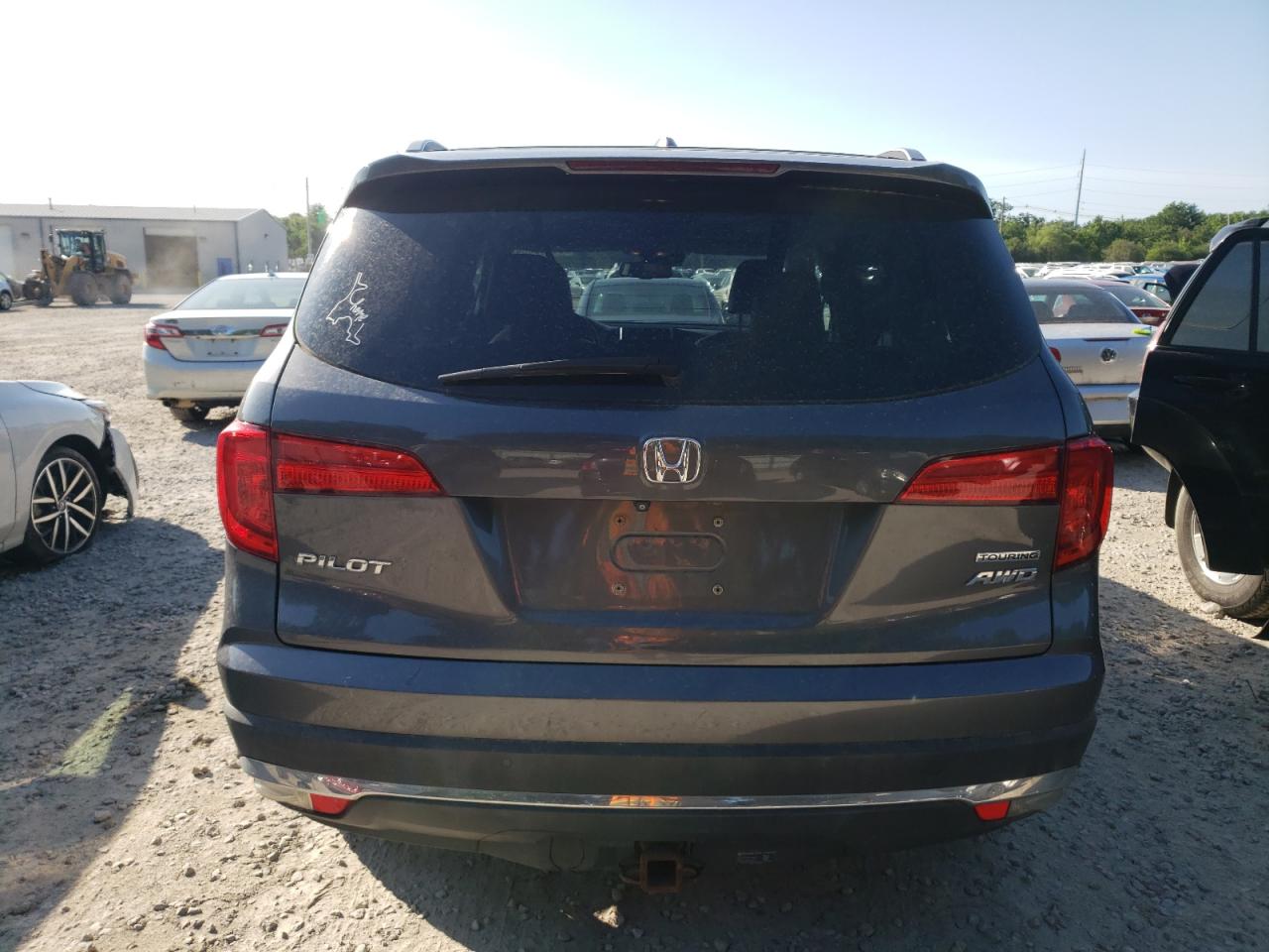 5FNYF6H97GB073160 2016 Honda Pilot Touring