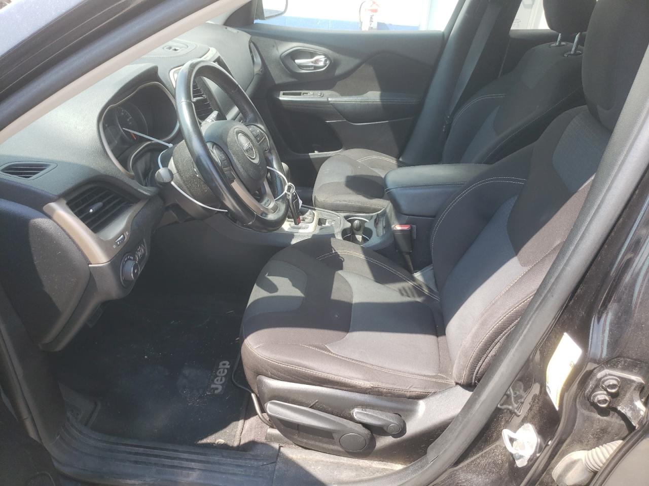 1C4PJMCB2GW221395 2016 Jeep Cherokee Latitude