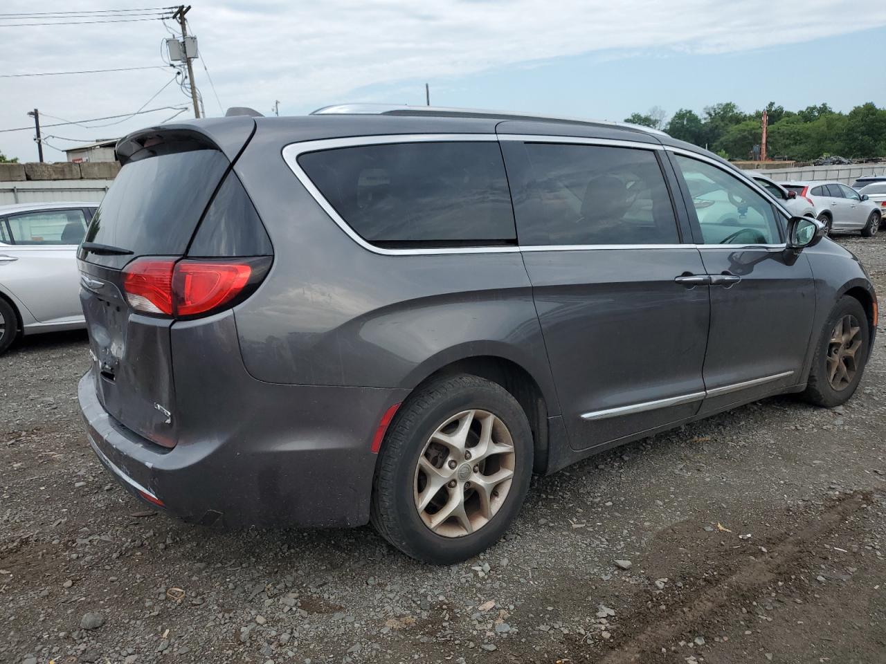 2020 Chrysler Pacifica Limited vin: 2C4RC1GG5LR144371