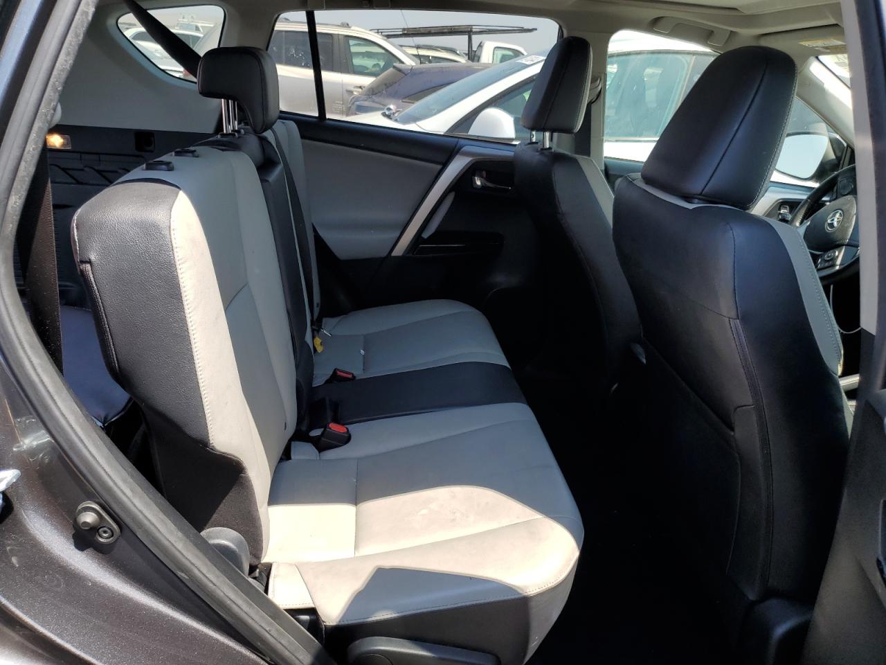 JTMYFREV2HJ142785 2017 Toyota Rav4 Limited