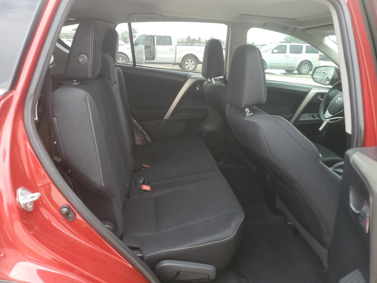 2T3WFREV0FW157419 2015 Toyota Rav4 Xle