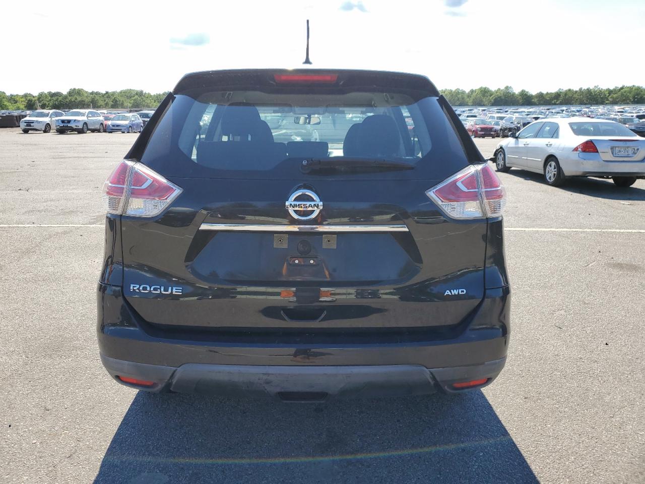 2016 Nissan Rogue S vin: KNMAT2MV8GP696184