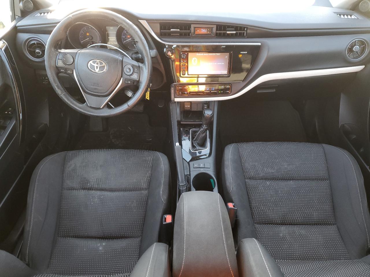 2018 Toyota Corolla Im vin: JTNKARJE0JJ555719