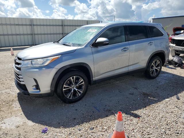 VIN 5TDZARFHXKS047493 2019 Toyota Highlander, LE no.1