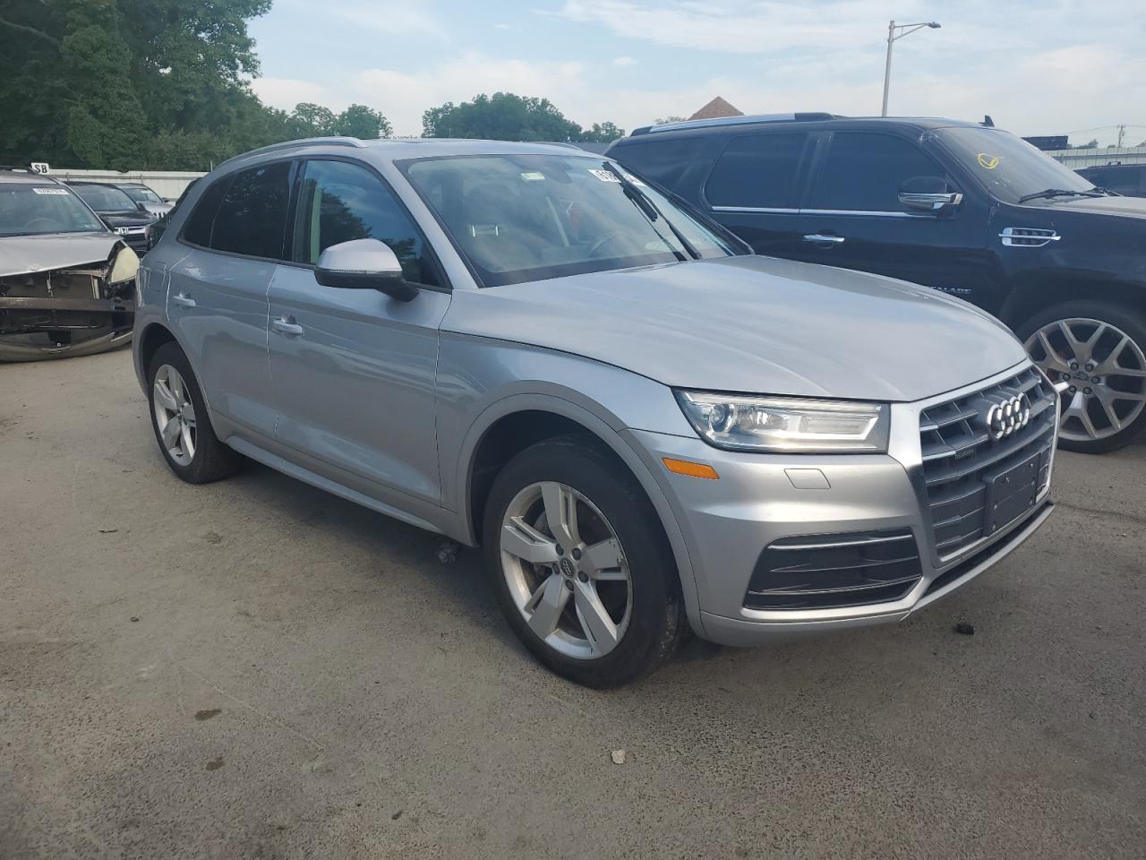 WA1ANAFY8J2007125 2018 Audi Q5 Premium