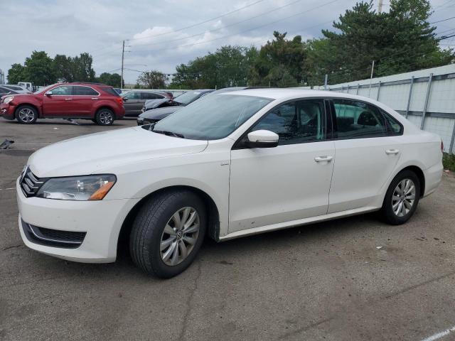 2015 VOLKSWAGEN PASSAT S - 1VWAT7A34FC020429