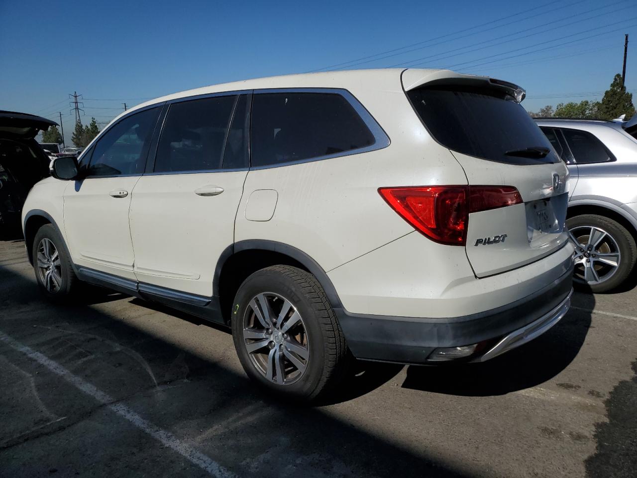 2016 Honda Pilot Exl vin: 5FNYF6H56GB038364