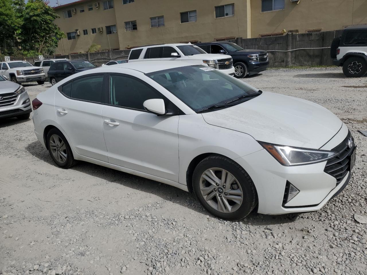 2020 Hyundai Elantra Sel vin: 5NPD84LF2LH569375