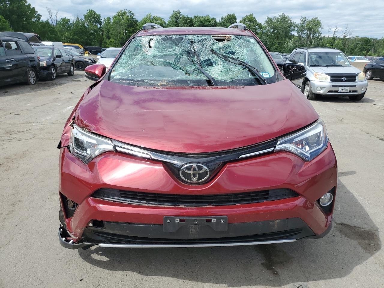 2018 Toyota Rav4 Limited vin: JTMDFREV9JD236052