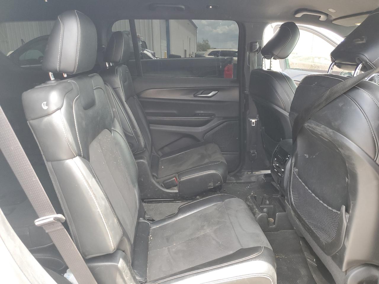 1C4RJKAGXP8834798 2023 Jeep Grand Cherokee L Laredo