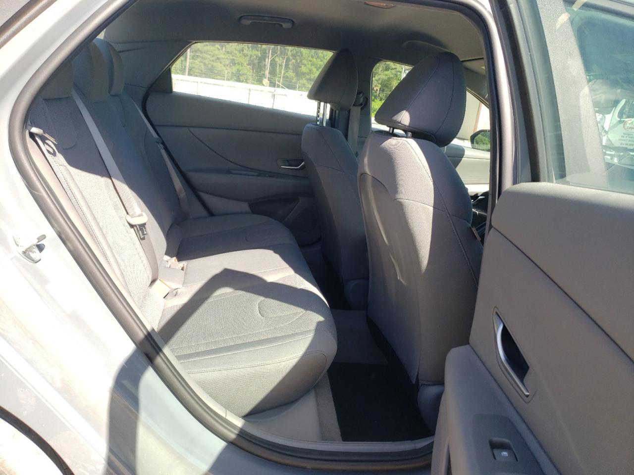 KMHLL4AG1NU298268 2022 Hyundai Elantra Se