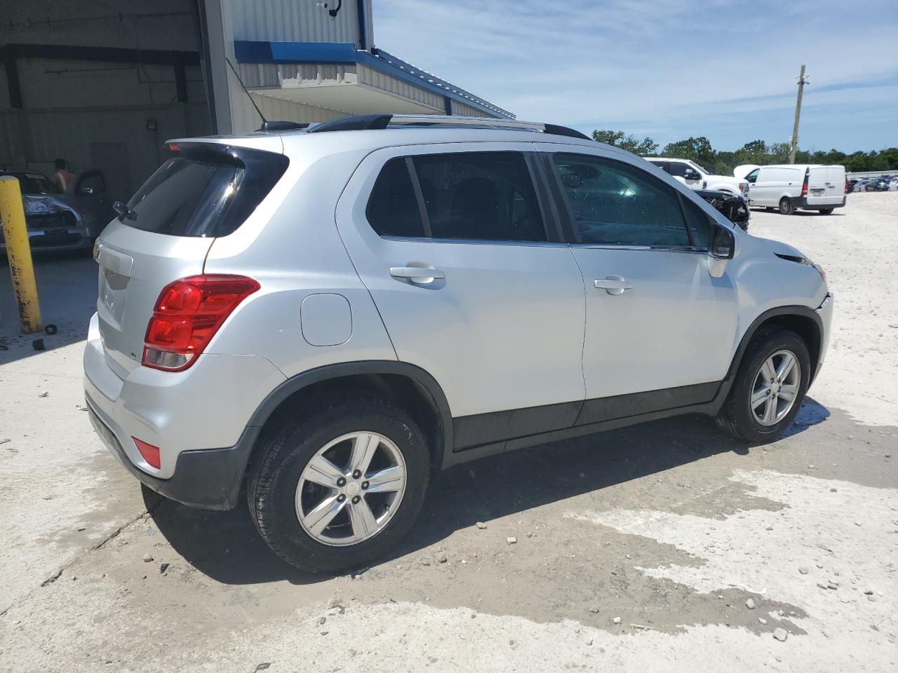 3GNCJPSB2HL141465 2017 Chevrolet Trax 1Lt