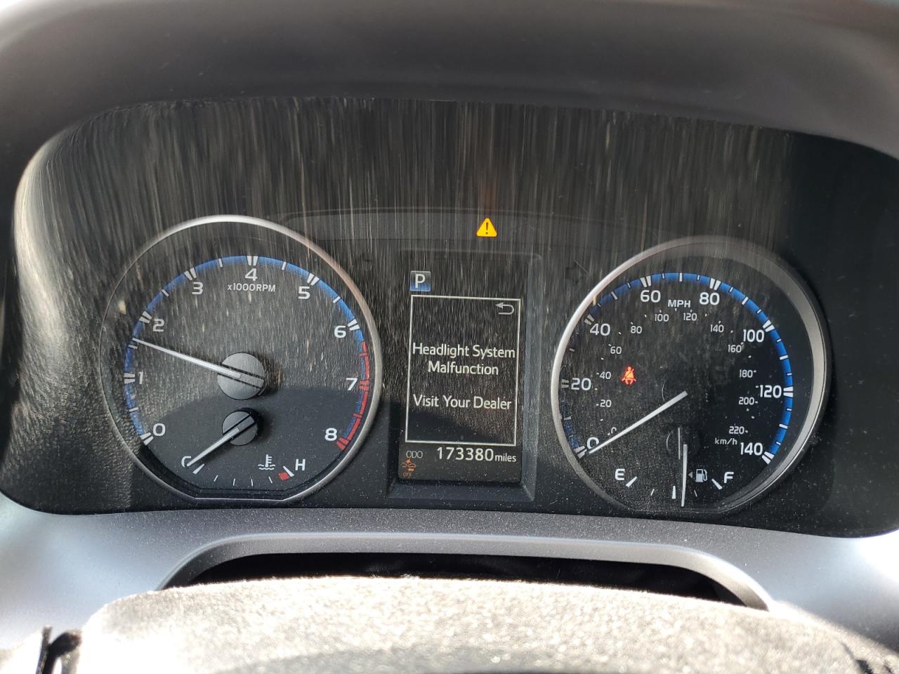 JTMRFREV7HJ131611 2017 Toyota Rav4 Xle