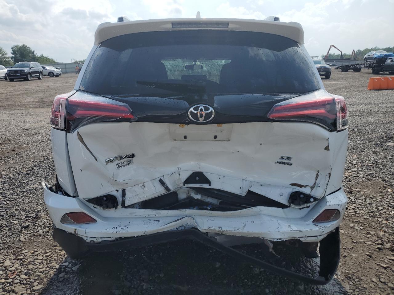 2016 Toyota Rav4 Se vin: JTMJFREV3GD188379