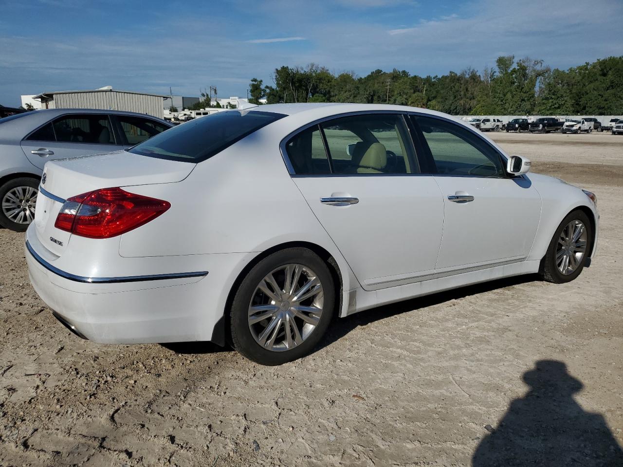 2013 Hyundai Genesis 3.8L vin: KMHGC4DD4DU258106