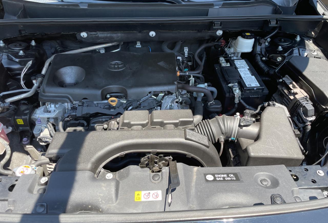 2T3H1RFV2MC139878 2021 Toyota Rav4 Le