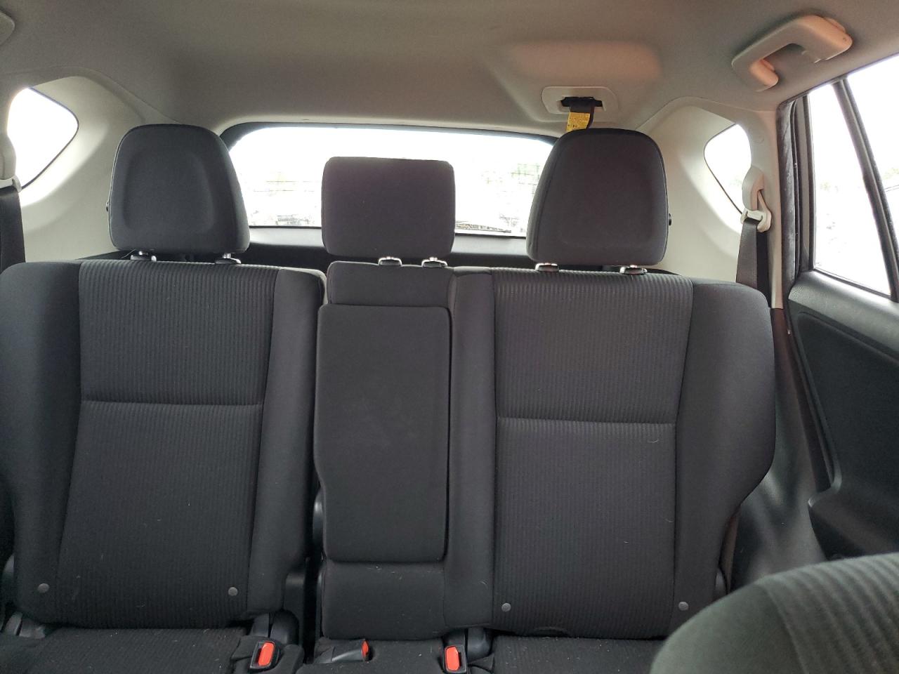 JTMZFREV2HJ111637 2017 Toyota Rav4 Le