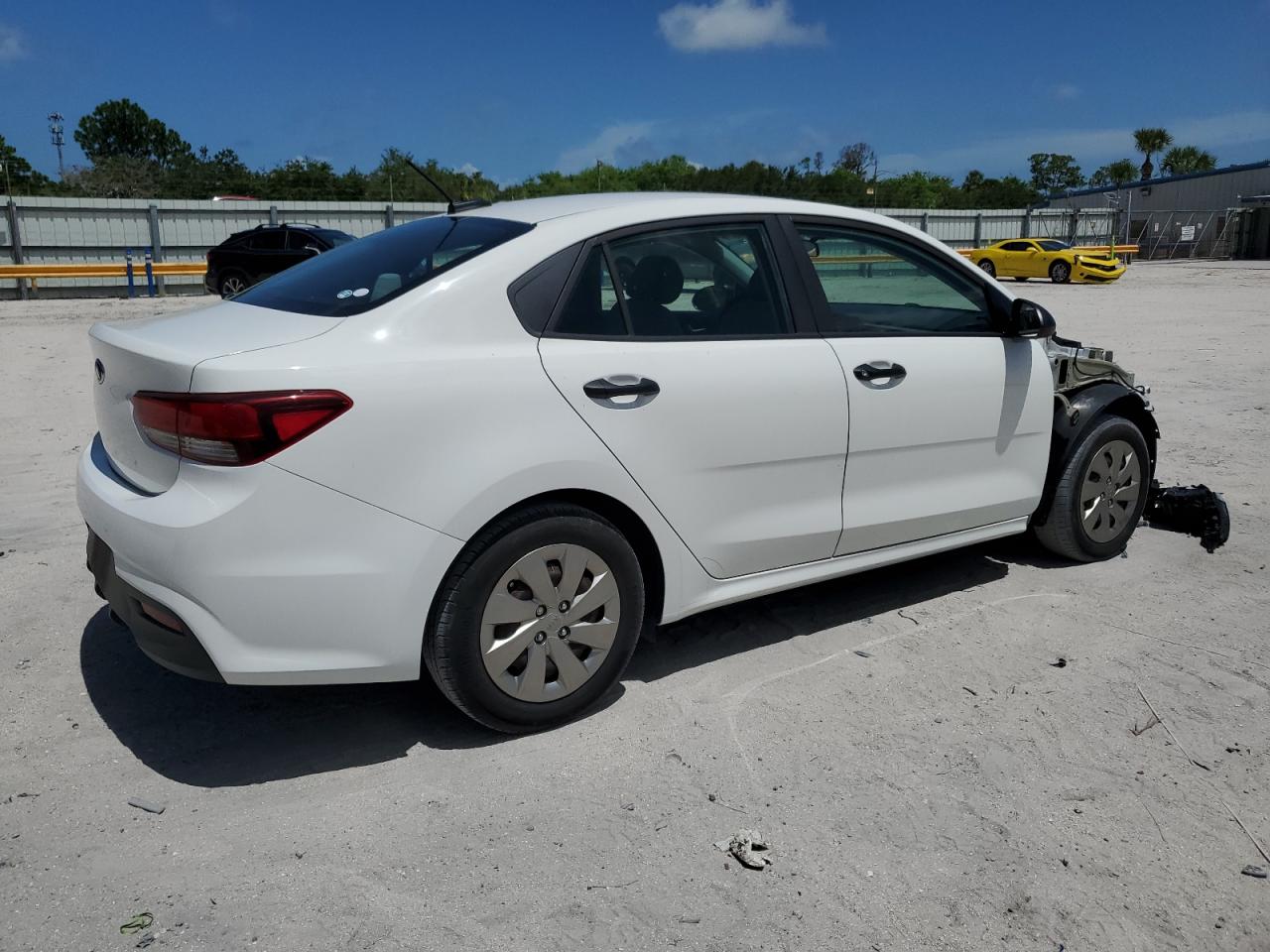 3KPA24AB3JE048493 2018 Kia Rio Lx