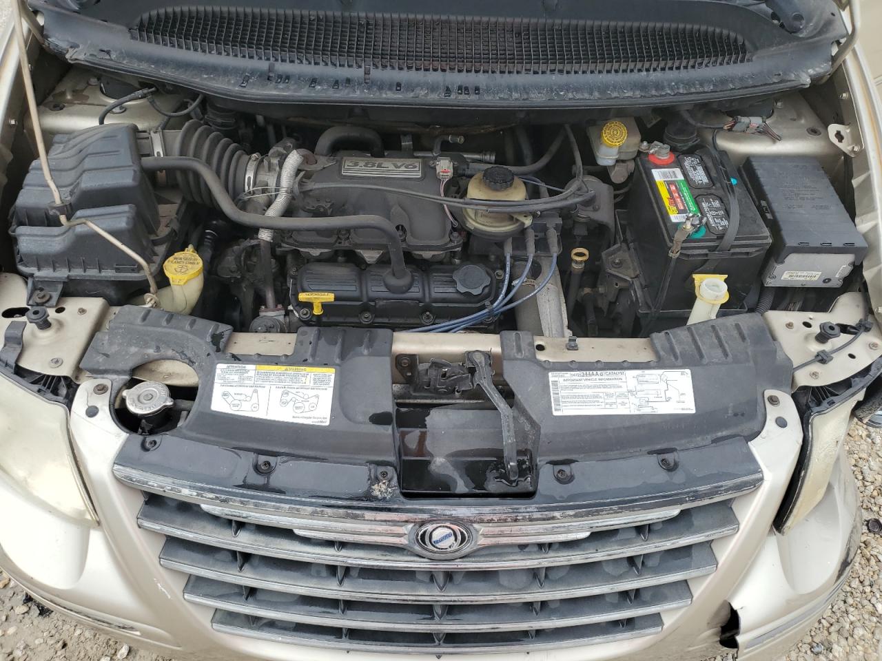 2C8GP64L95R548124 2005 Chrysler Town & Country Limited