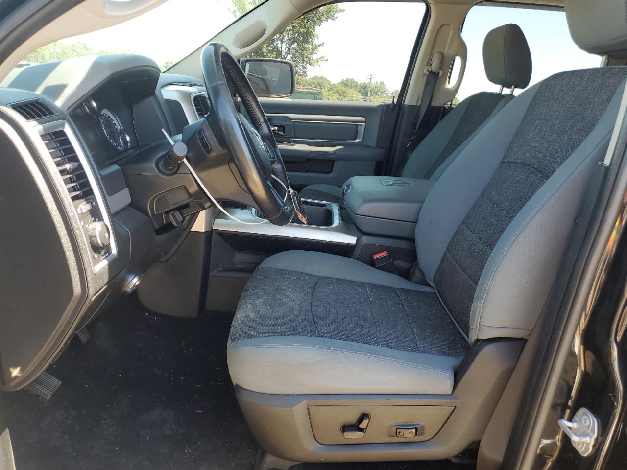 1C6RR7LT3JS338050 2018 Ram 1500 Slt