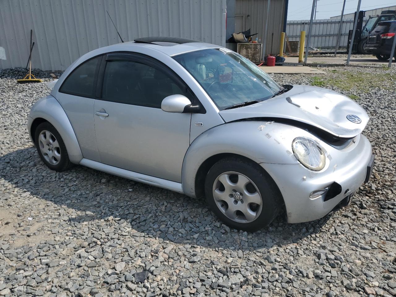 3VWCB21C72M410061 2002 Volkswagen New Beetle Gls