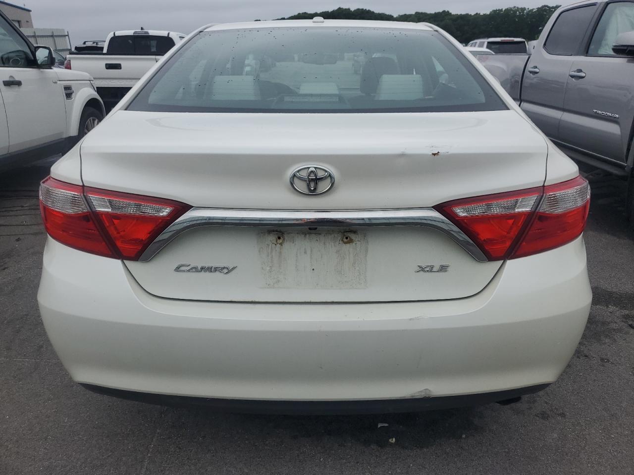 4T1BF1FK2FU875714 2015 Toyota Camry Le