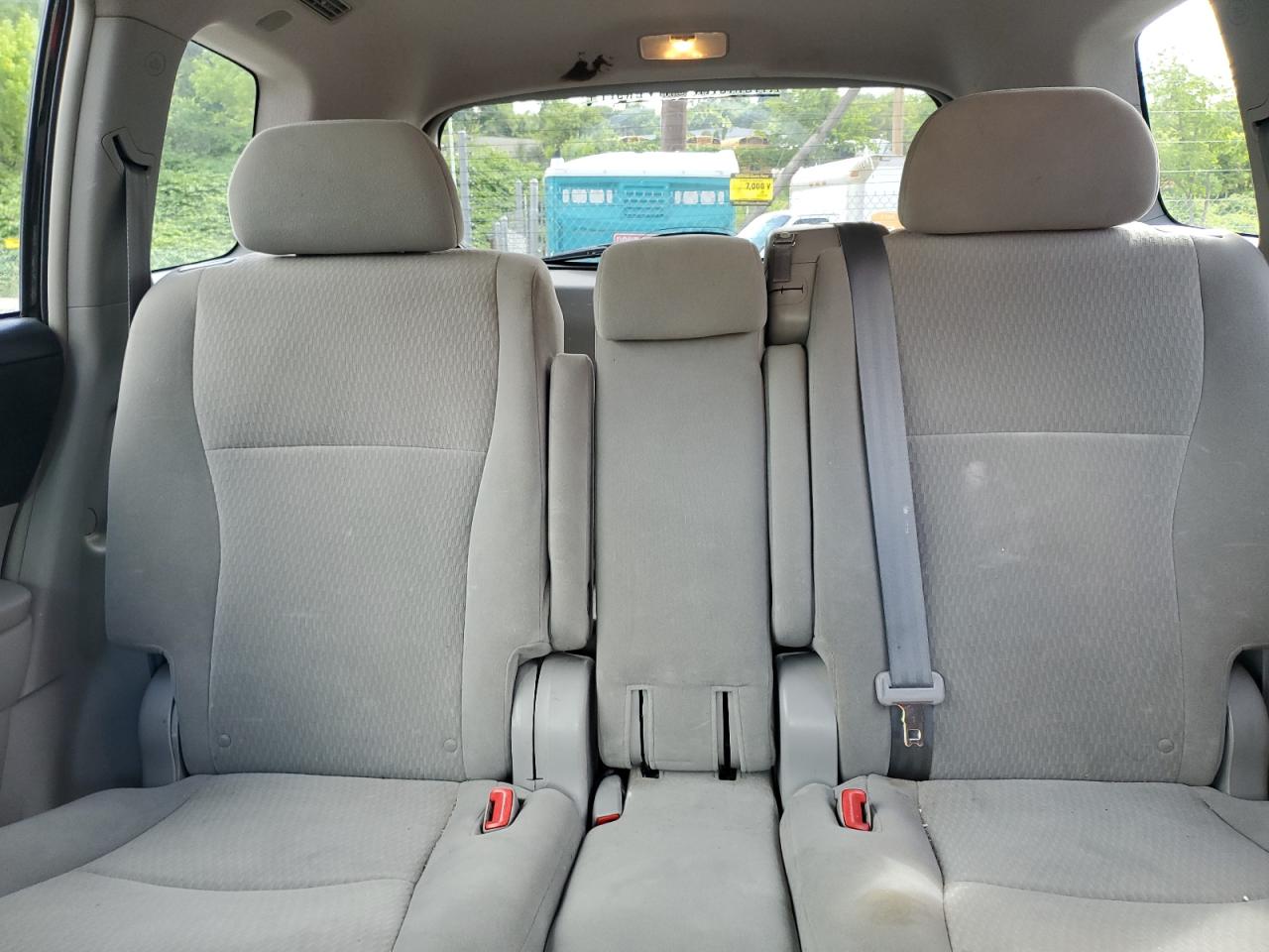 5TDBK3EH5AS027633 2010 Toyota Highlander