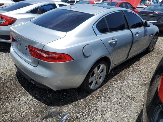 VIN SAJAD4FX7JCP34785 2018 Jaguar XE, Premium no.3