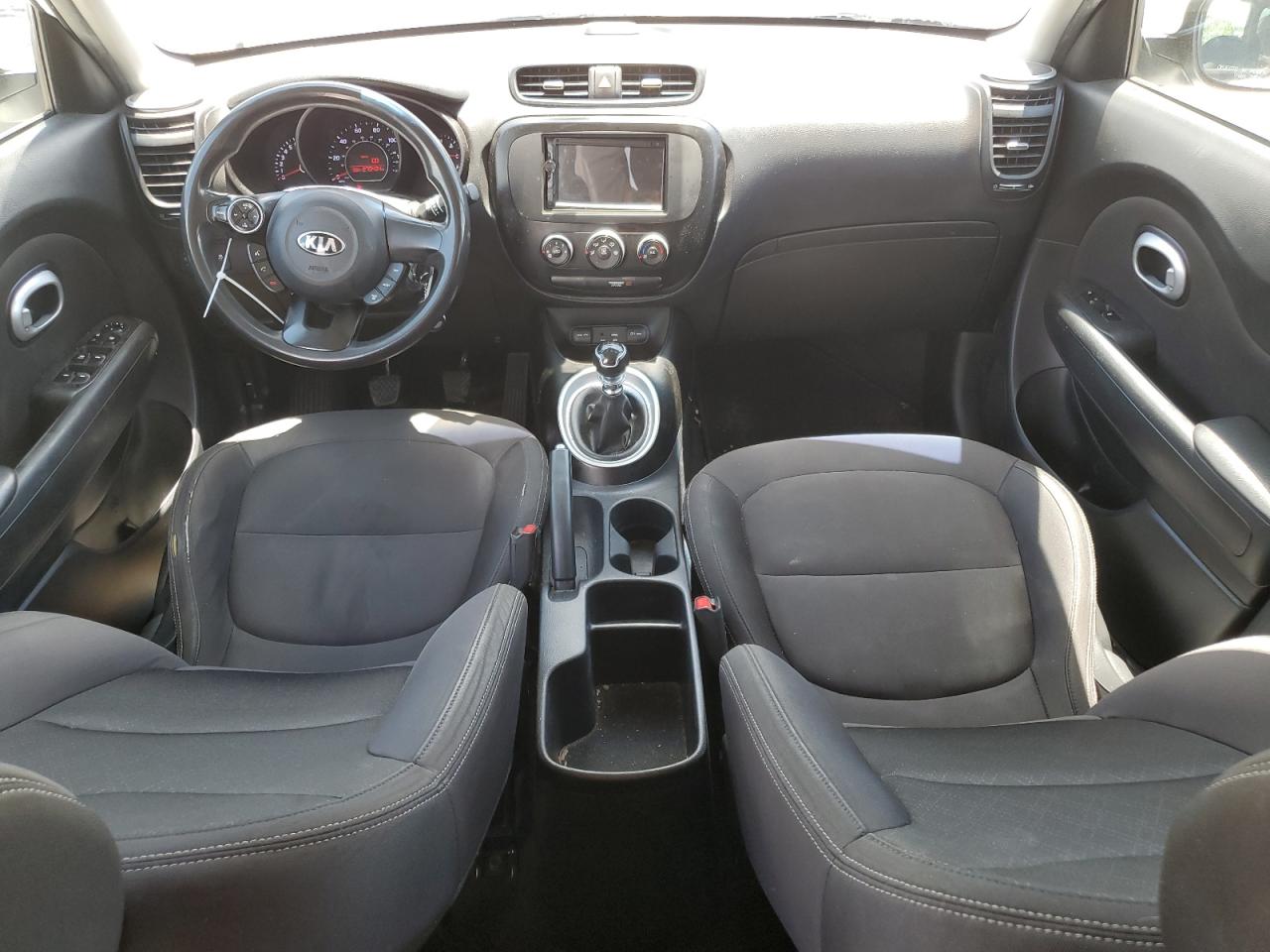 KNDJN2A2XG7399535 2016 Kia Soul