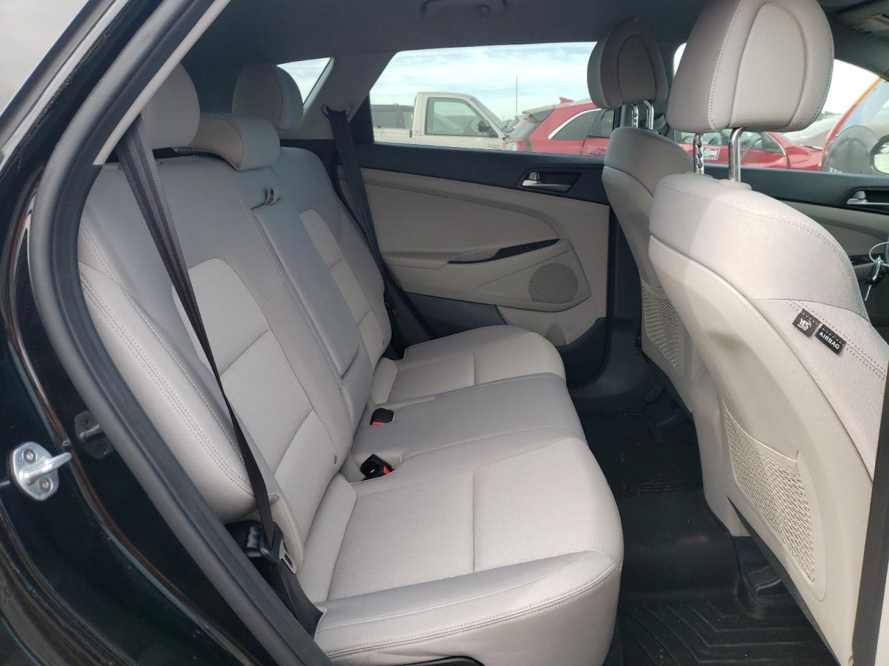 KM8J33A41JU644286 2018 Hyundai Tucson Sel