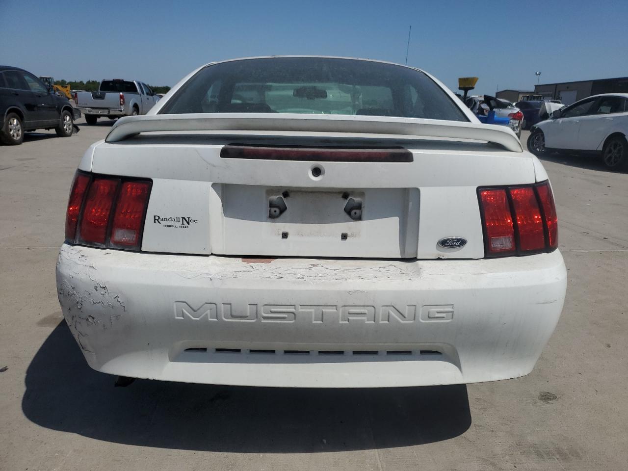 1FAFP4046YF311589 2000 Ford Mustang