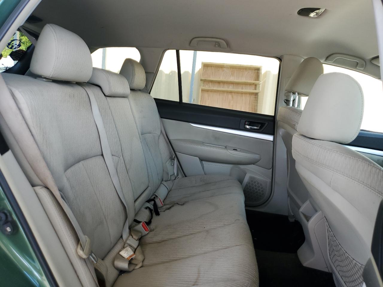 4S4BRBCC0B3424131 2011 Subaru Outback 2.5I Premium